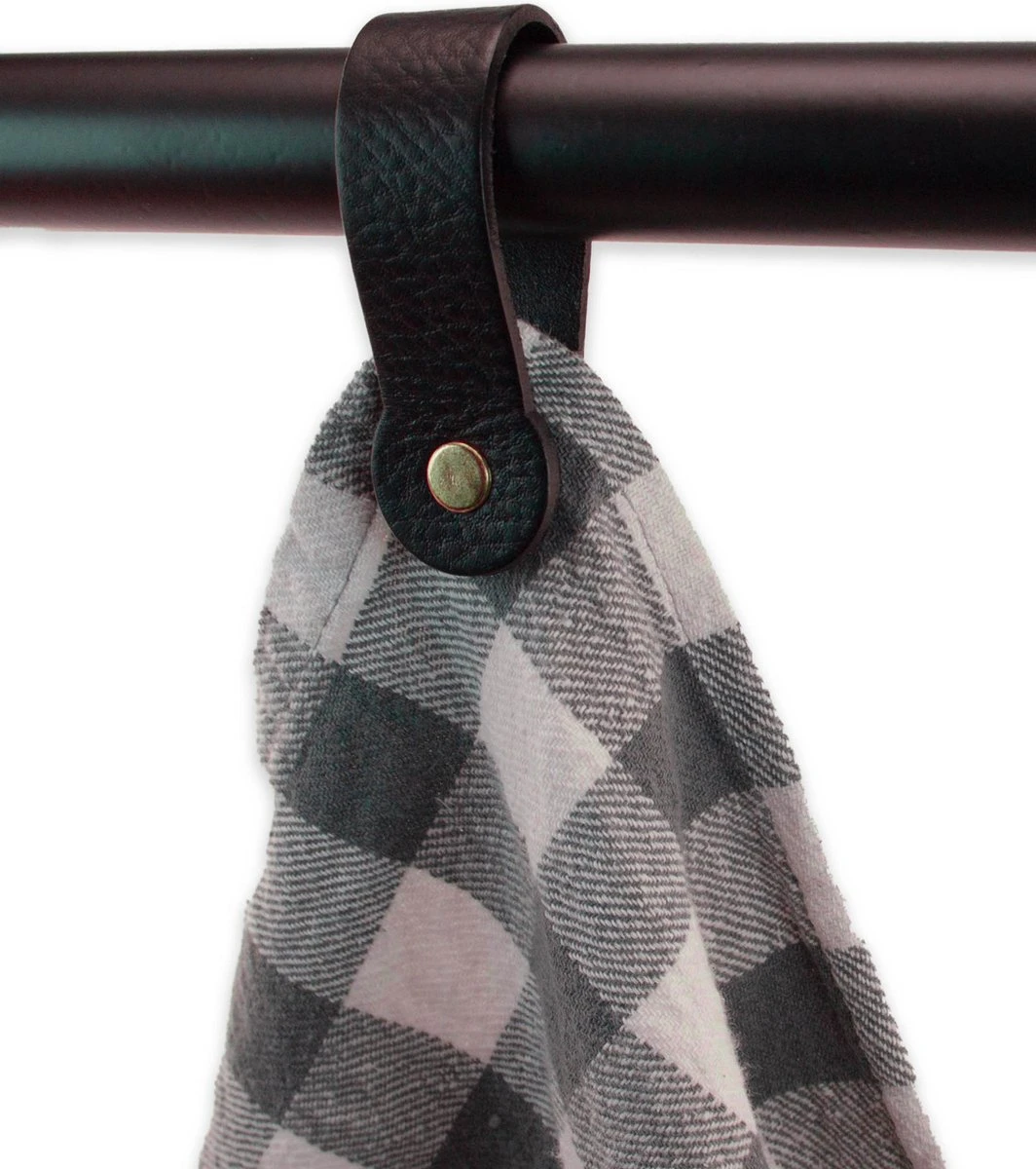 Brute Strength - Leren Magneet Theedoekhaak - Zwart - 2 Stuks - Ophanghaakje - Keukendoekhaakje - Handdoekhaakje - Handdoeklus - Handdoekhanger - Handdoekhaak - Magnetisch 8 Brute Strength - Leren Magneet Theedoekhaak - Zwart - 2 Stuks - Ophanghaakje - Keukendoekhaakje - Handdoekhaakje - Handdoeklus - Handdoekhanger - Handdoekhaak - Magnetisch - Afbeelding 6