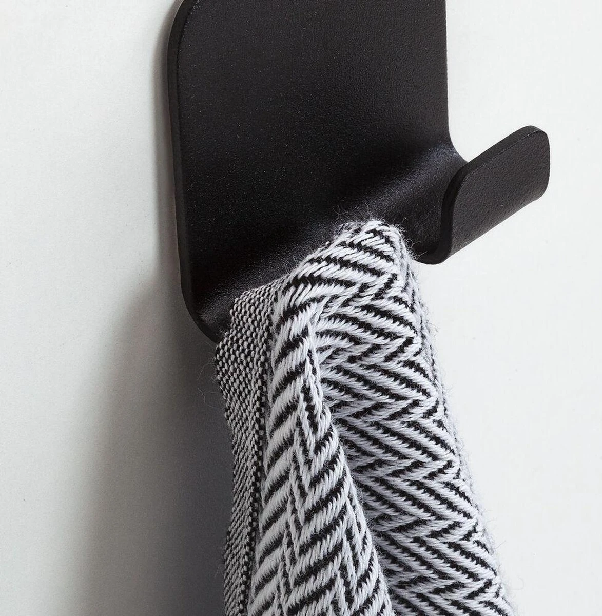 Tiger Colar - Handdoekhaak - Zwart 4 Tiger Colar - Handdoekhaak - Zwart - Afbeelding 2