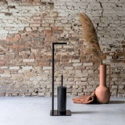 Sealskin Tube - Toiletbutler - Toiletrolhouder - Toiletborstel Met Houder - Vrijstaand - Zwart -Merkloos Shop 1200x1200 1116