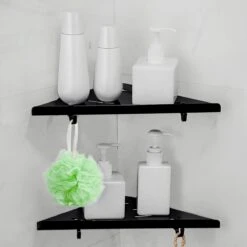Dubbele Doucherek Zwart Zonder Boren – Sterke Lijmbasis - Badkamer Rek – Hoek – Doucherekjes – Incl. Schroeven – Incl. 2 Haken -Merkloos Shop 1200x1200 1350