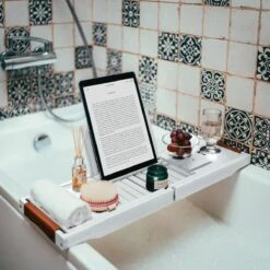 RelaxTub® Badplank - Badplank Voor In Bad - Badrek - Verstelbaar - Anti Slip - Badplank Wit - Badplank Hout - Badrekje Inclusief Boekenhouder, Tablethouder & Spiegel -Merkloos Shop 1200x1200 1524