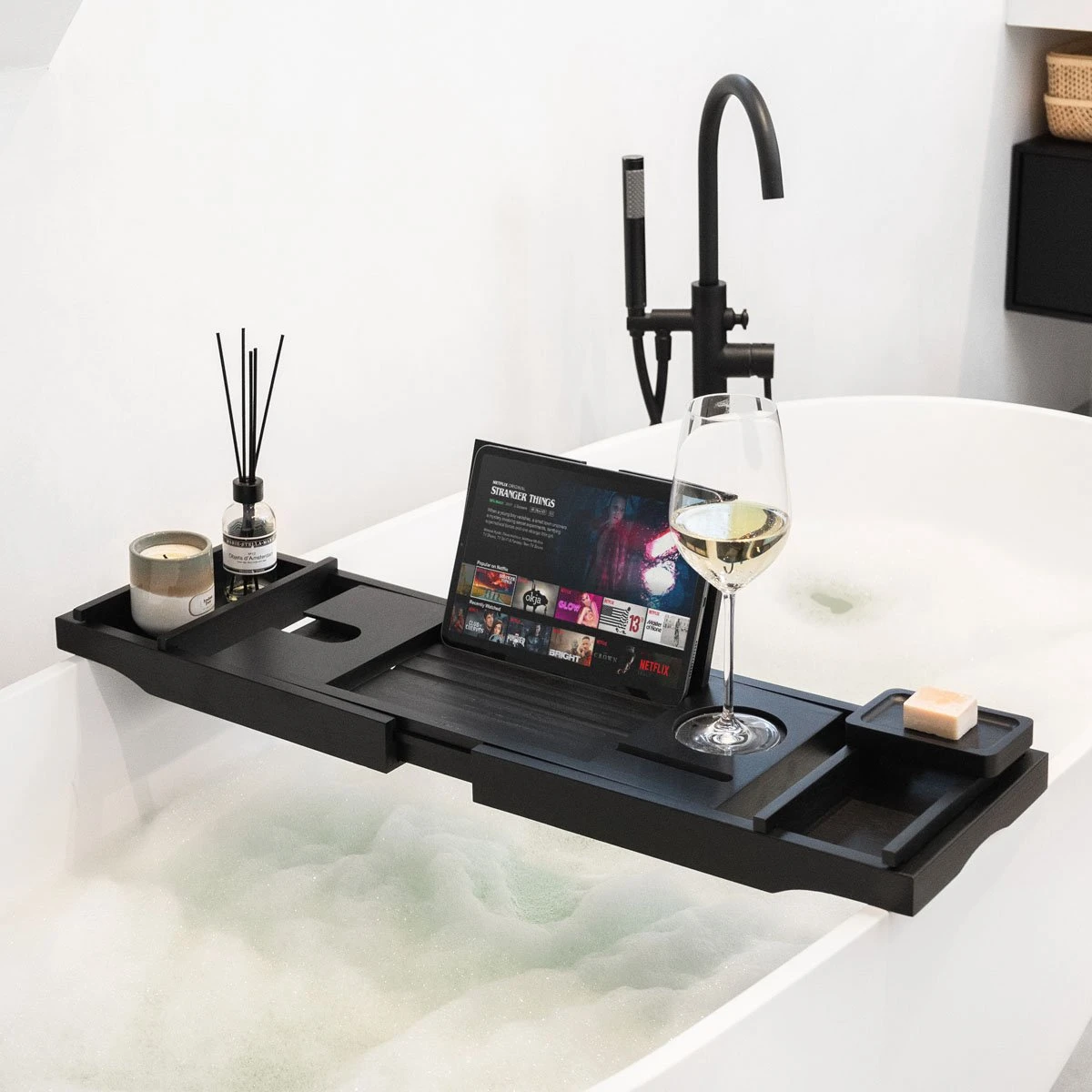 IMoshion Badplank Voor In Bad - Dienblad Inclusief Pootjes - Tablet Houder - Badrek Uitschuifbaar 75 Tot 110 Cm - Zwart 9 IMoshion Badplank Voor In Bad - Dienblad Inclusief Pootjes - Tablet Houder - Badrek Uitschuifbaar 75 Tot 110 Cm - Zwart - Afbeelding 7