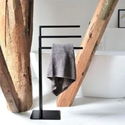 Sealskin Tube - Handdoekrek 3-armig Vrijstaand - Zwart 11 Sealskin Tube - Handdoekrek 3-armig Vrijstaand - Zwart -Merkloos Shop 1200x1200 387