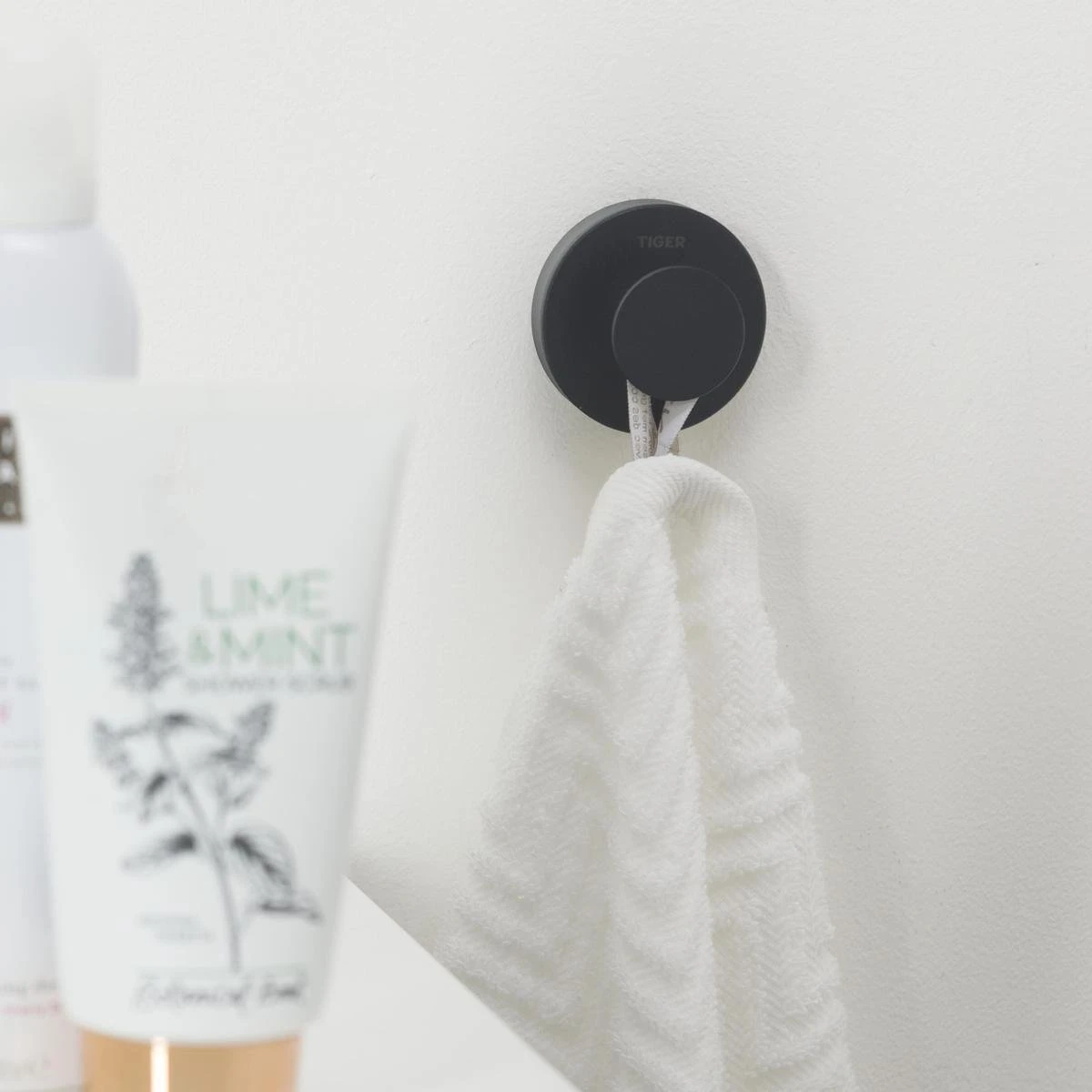 Tiger Urban - Handdoekhaak Groot (1x) - ø 5 Cm - Inclusief 2 Decorringen - Zwart 11 Tiger Urban - Handdoekhaak Groot (1x) - ø 5 Cm - Inclusief 2 Decorringen - Zwart - Afbeelding 9