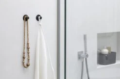 Brabantia ReNew Handdoekhaakjes - 2 Stuks - Dark Grey -Merkloos Shop 1200x799 1