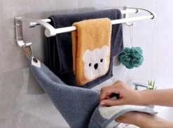 Merkloos Decopatent® Dubbele Handdoekrek - Handdoekhouder 2 Haken - Badkamer - Keuken - Zonder Boren - Handdoekenstang - Handdoekenrek -Merkloos Shop 1200x888