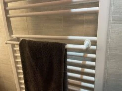 WillieJan Radiator Handdoeken Droog Rek 940W – Wit – 1 Stang – 36 Cm – Radiatorbevestiging – Zonder Boren 17 WillieJan Radiator Handdoeken Droog Rek 940W – Wit – 1 Stang – 36 Cm – Radiatorbevestiging – Zonder Boren -Merkloos Shop 1200x900 4