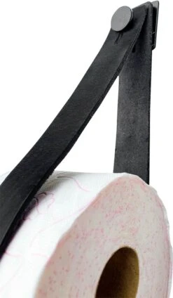 Luxe Leren Toiletrolhouder - Zwart - Reserverolhouder - 100% Volnerfleer - Hangend - Zonder Boren - WC Rol Houder - Closetrolhouder 11 Luxe Leren Toiletrolhouder - Zwart - Reserverolhouder - 100% Volnerfleer - Hangend - Zonder Boren - WC Rol Houder - Closetrolhouder -Merkloos Shop 699x1200