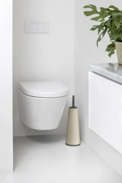 Brabantia ReNew WC Borstel - Met Houder - Soft Beige 10 Brabantia ReNew WC Borstel - Met Houder - Soft Beige -Merkloos Shop 799x1200 5