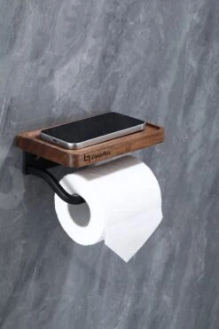 Lopoleis WC Rolhouder – WC-rolhouder – Luxe Toiletrolhouder Walnoothout – Zwart – Zelfklevend – WC Rolhouder Zonder Boren – Toiletrolhouder Met Plankje – WC Rolhouder Zwart – Badkamer Accessoires -Merkloos Shop 800x1200 11